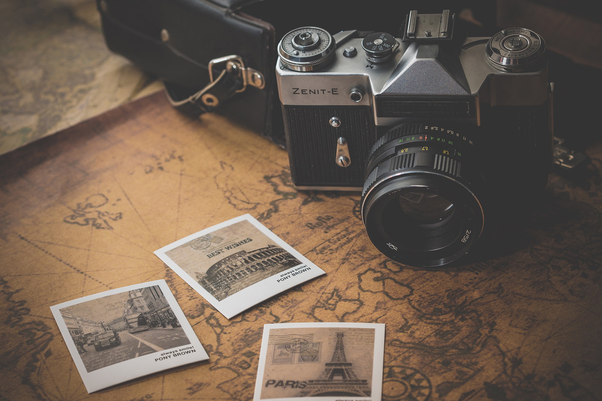 tablou canvas Journey with a film camera RME 011 1 tablou canvas Journey with a film camera RME 011 1