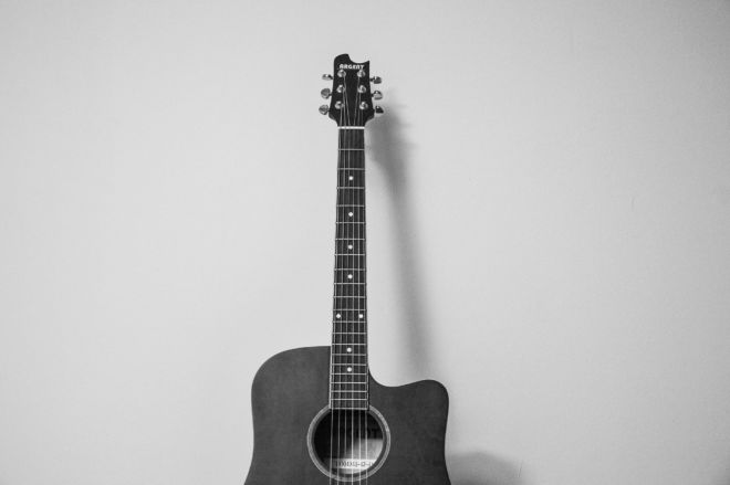 tablou canvas Lonely guitar LMU 013 1