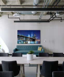 tablou canvas brooklyn bridge noaptea cu manhattan in fundal unl 020 mockup 1